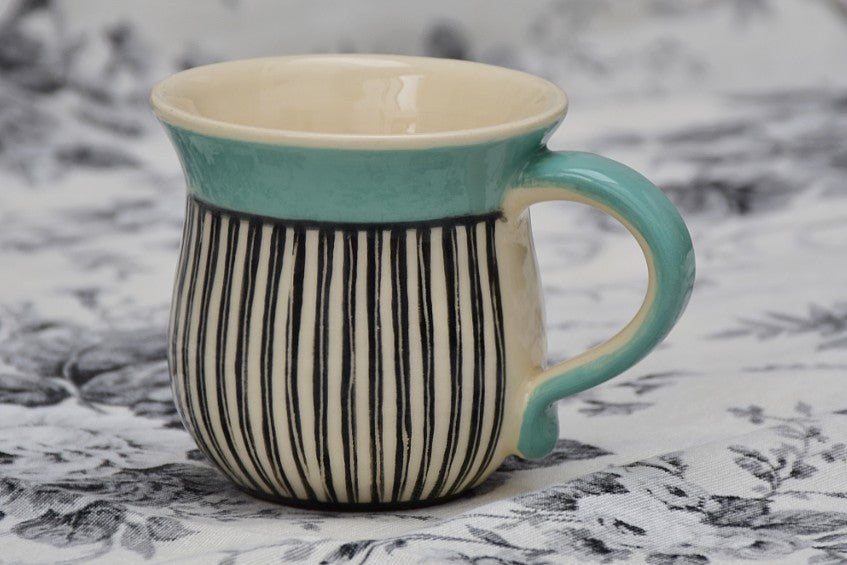 Wheel Thrown & Handcrafted Ceramic Mug in Stoneware, 250 ml - Lillie Ceramics